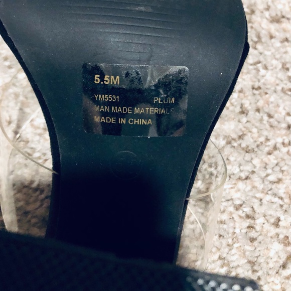 Cape Robbin Black Suede Chunky Block Heel Sandals - Picture 4 of 6